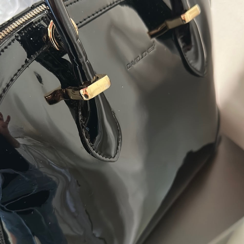 A purse - Picture 12 of 13